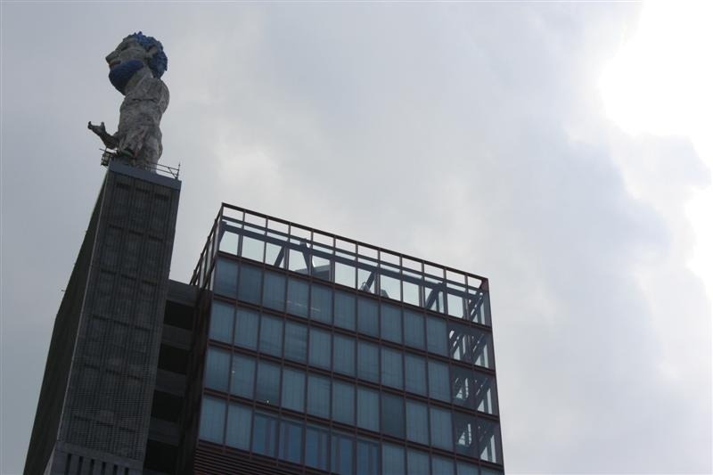 Bild mit Nordsternturm und Skulptur Herkules